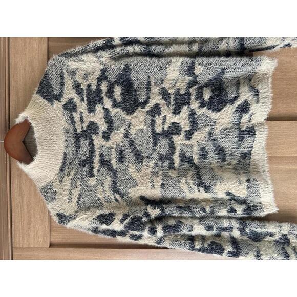 Fate DailyLook Cream Camo Mock Neck Long Sleeve Fuzzy Sweater Women’s Small - Picture 4 of 9